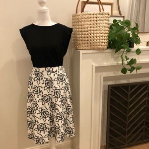 Michael Kors White A-line Skirt with Abstract Black Cross Stitch Roses - Size 4